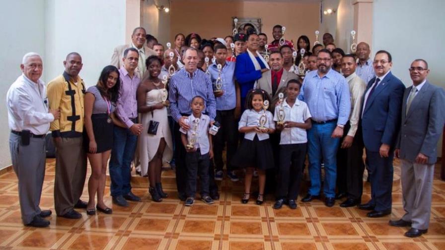 Premian atletas destacados en la provincia Hato Mayor