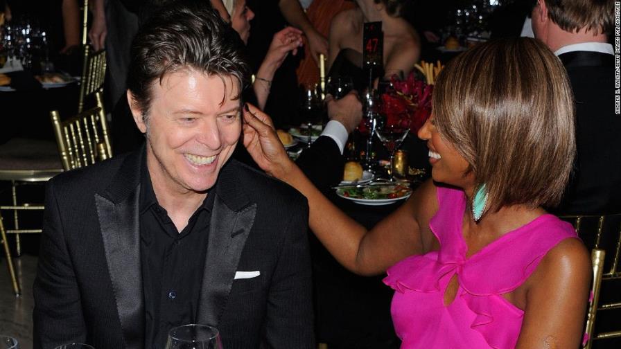 Bowie reparte su fortuna, cifrada en 100 millones, entre su mujer y sus hijos