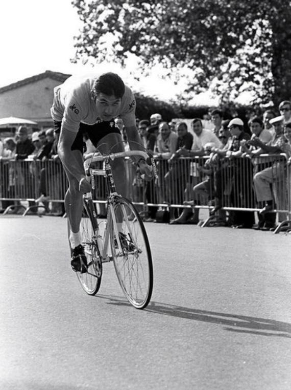 Eddy Merckx pide sanción de por vida para el dopaje “motorizado”