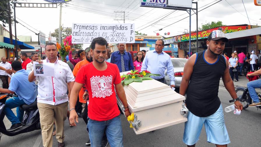 “Entierran” las promesas del Gobierno en la comunidad de Licey