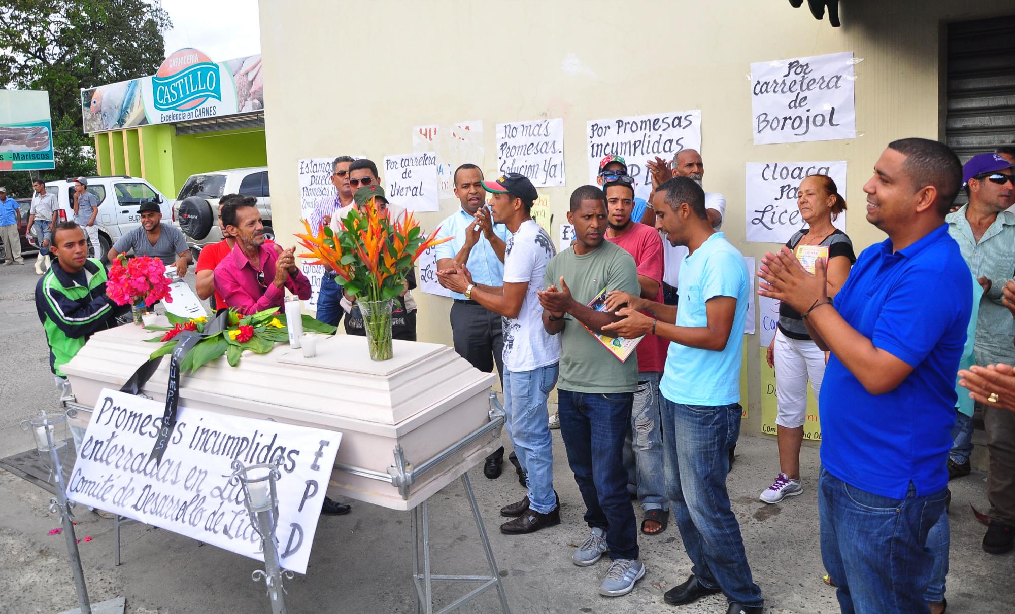 Las Diferentes agrupaciones populares de Licey al Medio en Santiago anunciaron un paro por los días 22 y 23 de este mes en demanda de varias reivindicaciones.