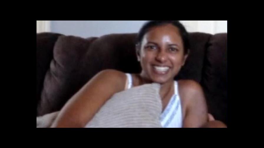 Acusan a una doctora de golpear a su esposo con un martillo hasta matarlo