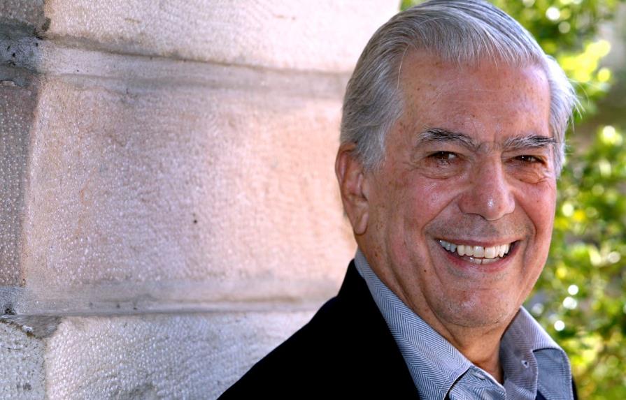 Vargas Llosa destaca espíritu democrático del país, tras enterarse del Premio Internacional Pedro Henríquez Ureña