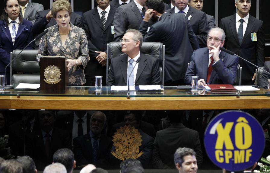 La oposición abuchea a Rousseff en el Congreso y preconiza un “año difícil”