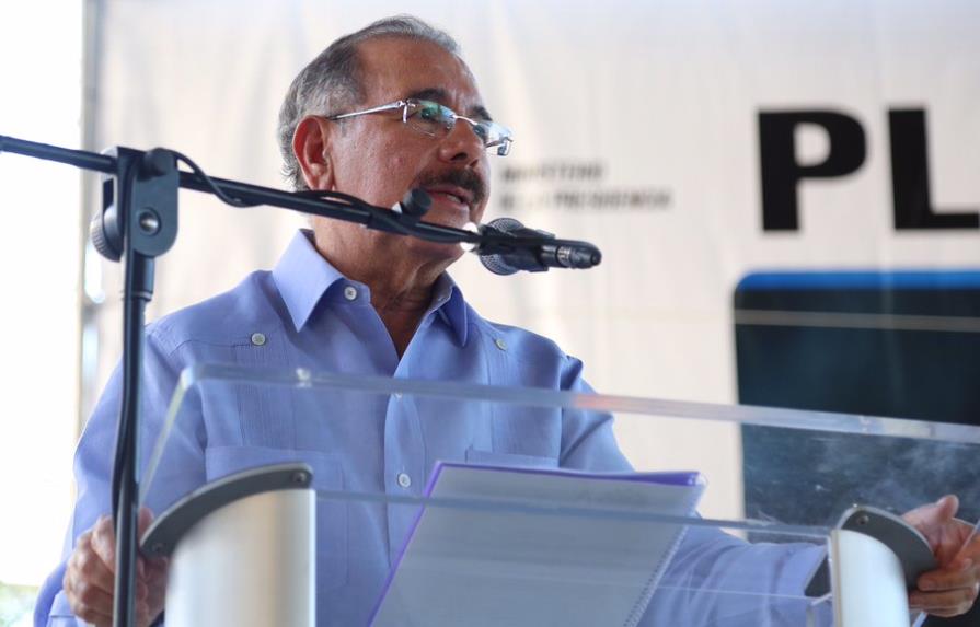 Danilo Medina entrega más de tres mil títulos de propiedad en Nagua
