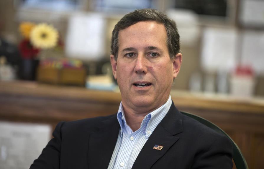 Republicano Santorum abandona carrera a Presidencia de EE.UU. y apoya a Rubio