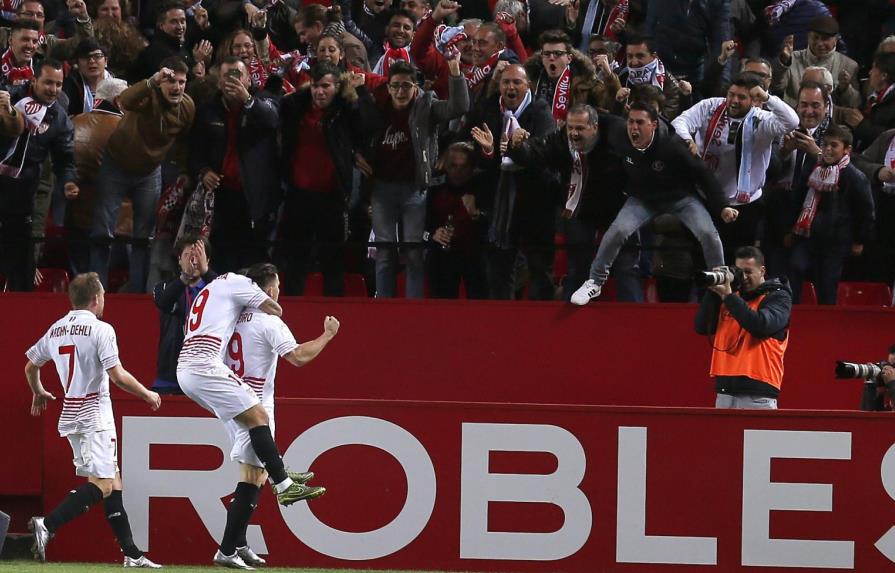 Gameiro deja al Sevilla cerca de la final de la Copa del Rey