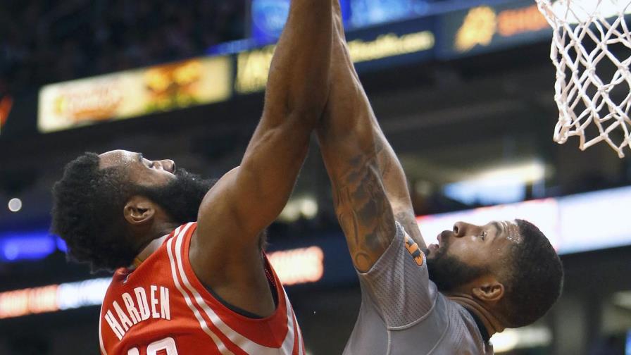 Brewer, Ariza lideran a Rockets ante Suns;  James Harden encesta 17 tantos