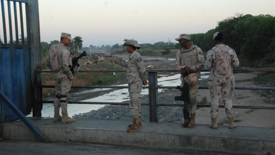 Militares garantizan protección de la frontera ante el fin de mando del Presidente de Haití