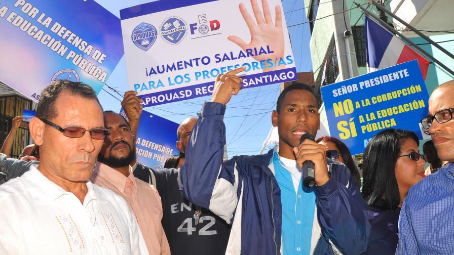 Gestionan un acuerdo para superar la crisis que mantiene la UASD paralizada Gestionan un acuerdo para superar la crisis que mantiene la UASD paralizada