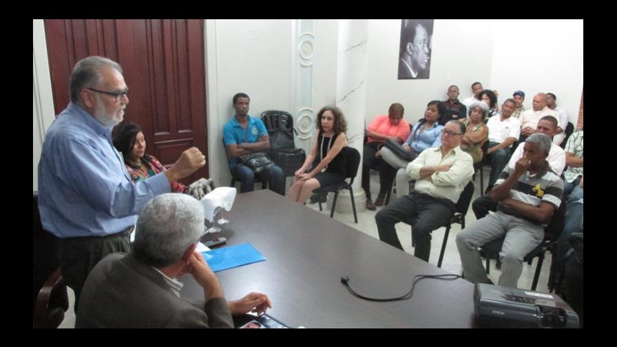 PRM afirma más del 50% de los dominicanos quiere salir del país