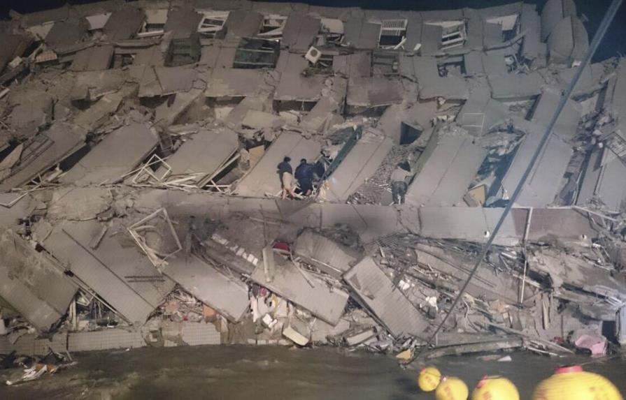 Sismo de magnitud 6,4 remece Taiwán; dos edificios colapsan 