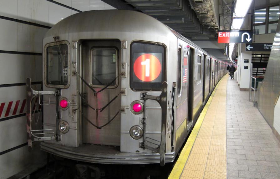Dos personas gritan “salve ISIS” en el altoparlante del Metro de Nueva York y generan pánico