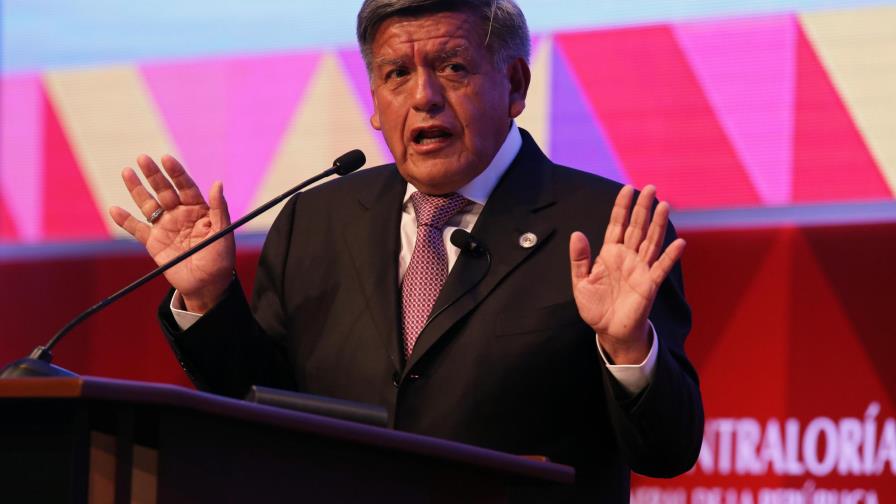 Candidato presidencial peruano Acuña publicó como suyo libro de su profesor Candidato presidencial peruano Acuña publicó como suyo libro de su profesor