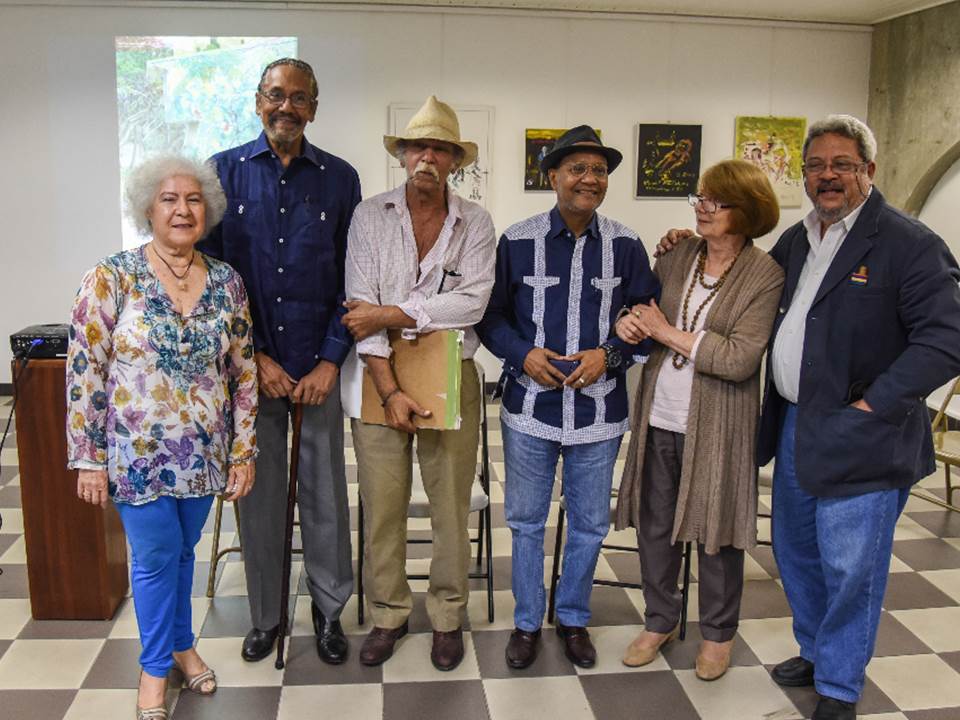 José Cestero junto a colegas pintores y expertos del arte