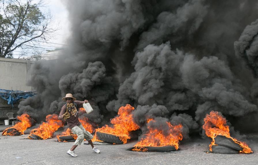En medio de protestas Michel Martelly deja el Gobierno sin sucesor  