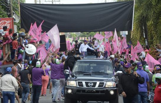 Danilo Medina concluye fin de semana de caravanas y proclamación