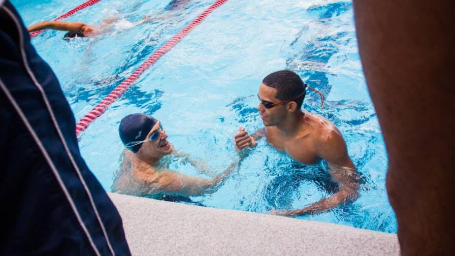 Monseñor Víctor Masalles saltó de la piscina al sacerdocio Monseñor Víctor Masalles saltó de la piscina al sacerdocio