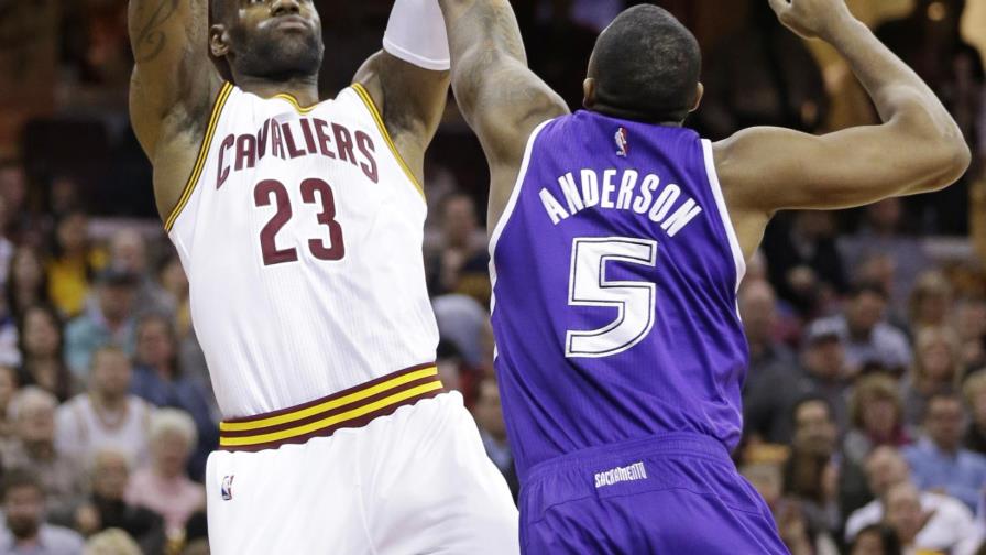 LeBron llegó a 40mo “triple doble”; Horford 11 tantos en derrota de Hawks