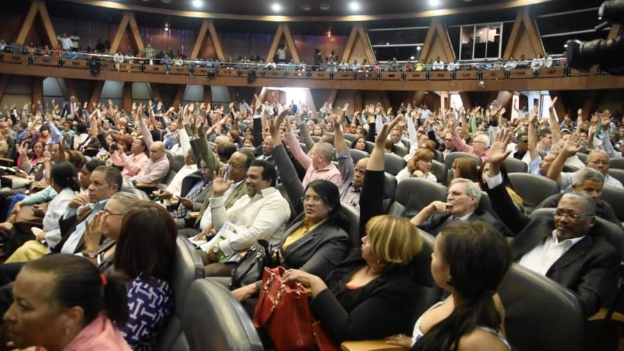 Profesores de la UASD levantan el paro de labores; inician docencia mañana
