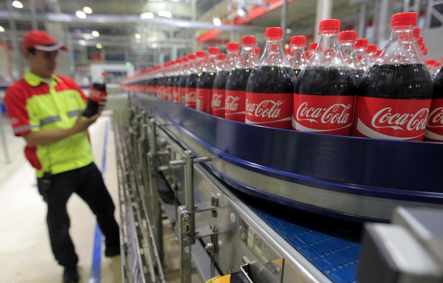 Coca-Cola resistió el dólar fuerte y aumentó sus beneficios en 2015