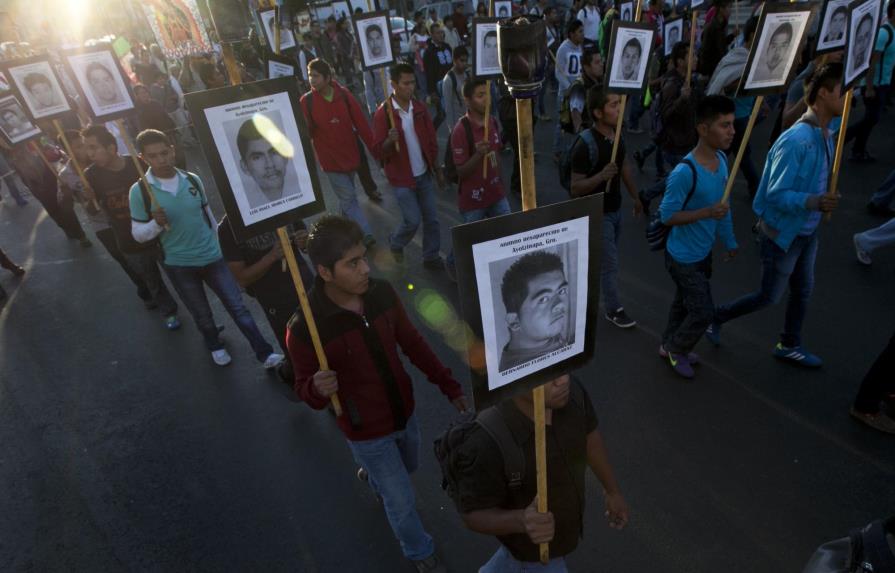 Forenses concluyen que 43 estudiantes mexicanos no fueron quemados en basurero 
