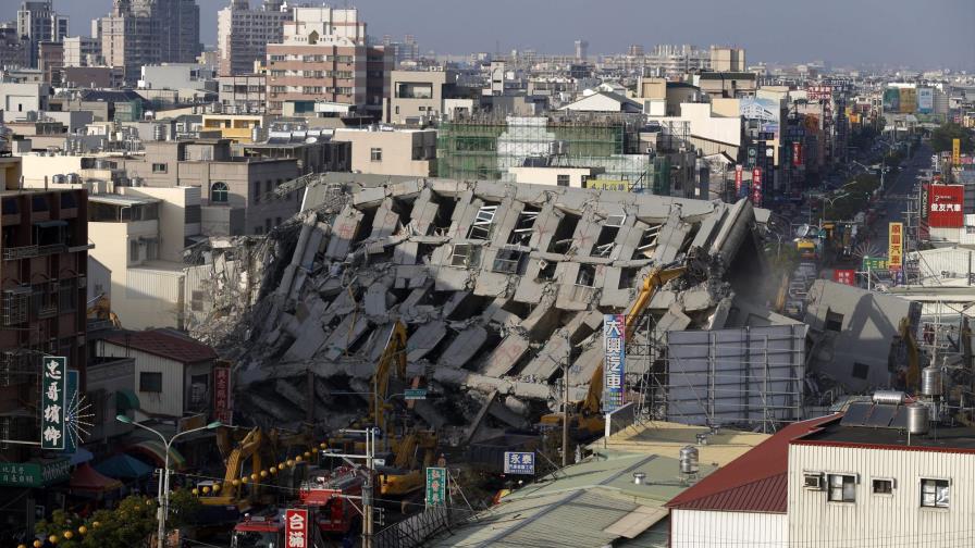Taiwán ordena el arresto de constructores de edificio derrumbado en terremoto