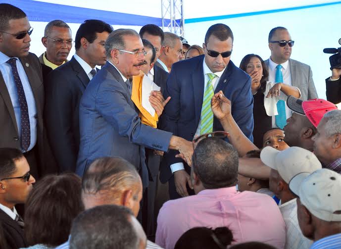 El presidente Danilo Medina dejo inaugurada la rehabilitación y ampliación de la laguna Vanessa en Cana Chapetón, Montecristi con una inversión de 77 millones de pesos. 