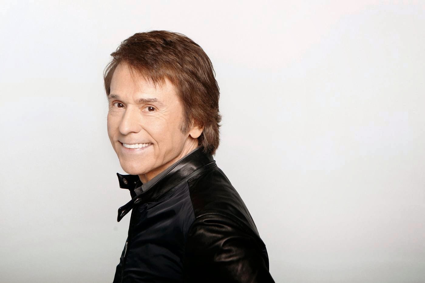 El cantante español Raphael 