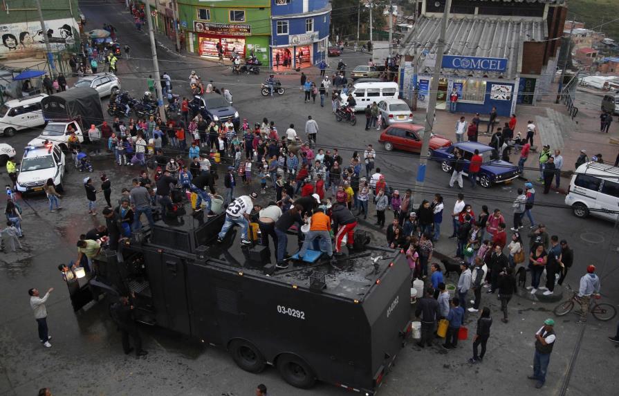 Atentado con explosivos deja ocho policías heridos en Colombia