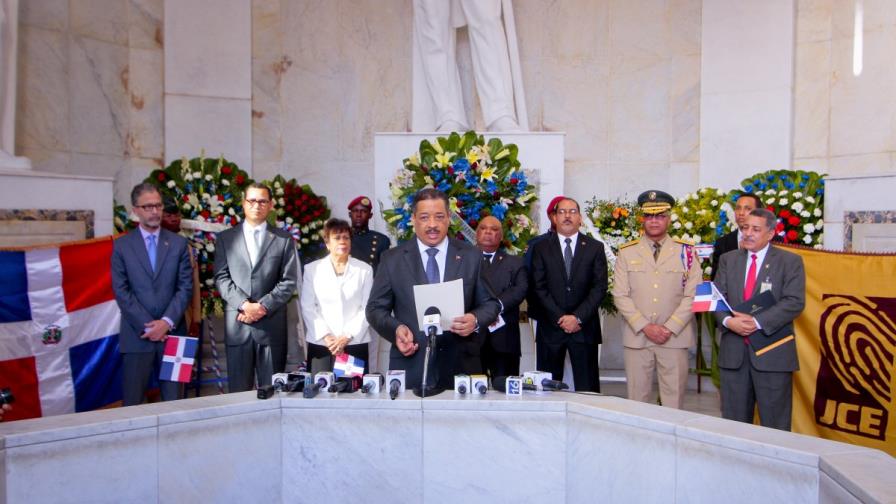 Rosario pide a críticos RD mirarse a sí mismos