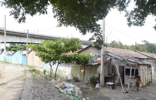 En La Zurza exigen reubicación de 97 familias desalojadas