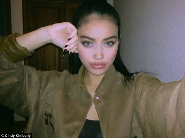 La joven en las redes