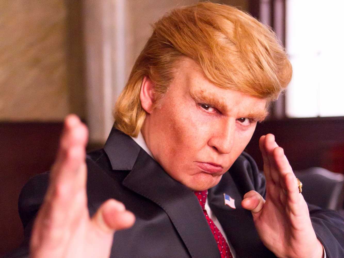Johnny Depp como Donald Trump  