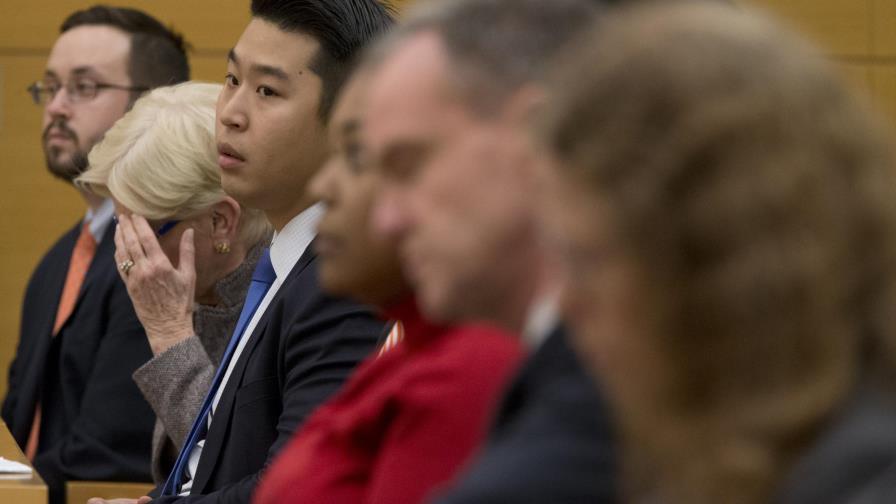 Jurado halla culpable a policía de Nueva York que mató a joven negro en 2014