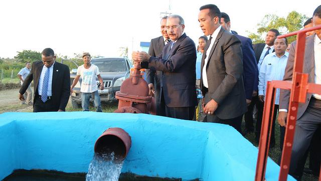 Presidente entrega proyecto Baiguá rehabilitado; dice “este es el metro de aquí”