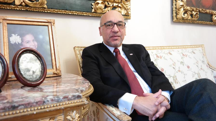 Dominicanos en España podrán afiliarse al SENASA subsidiado 