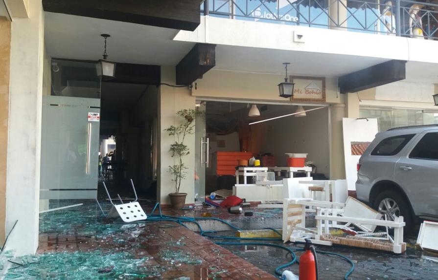 Explosión deja 7 heridos en Plaza Andalucía de la avenida Abraham Lincoln 