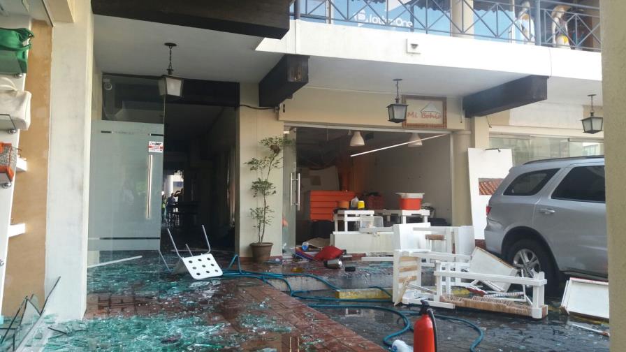 Explosión deja 7 heridos en Plaza Andalucía de la avenida Abraham Lincoln 