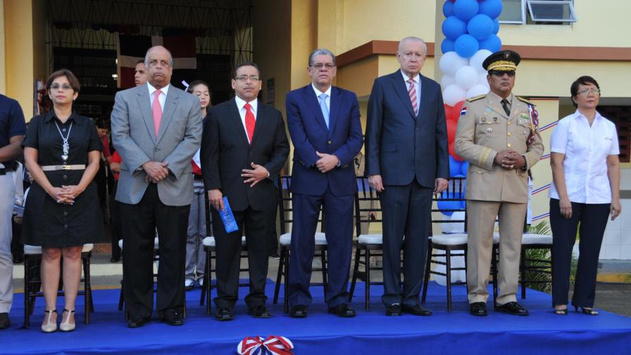 Educación comienza desembolso de 4 mil 700 millones de pesos a ingenieros y contratistas Educación comienza desembolso de 4 mil 700 millones de pesos a ingenieros y contratistas