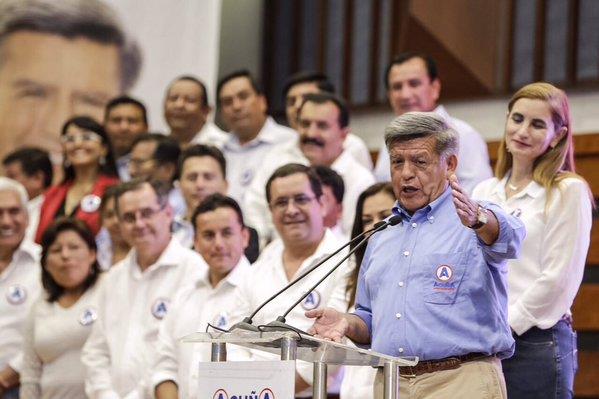 Tribunal electoral de Perú cita a candidato Acuña por denuncias de plagio