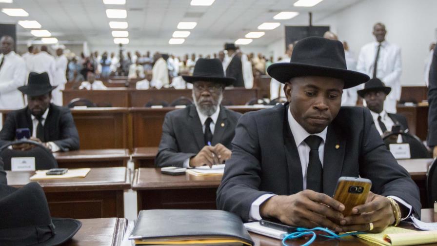 Haitianos en expectativa por elección de presidente interino Haitianos en expectativa por elección de presidente interino