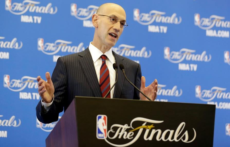 Comisionado descarta cambios de reglas en NBA para esta campaña 