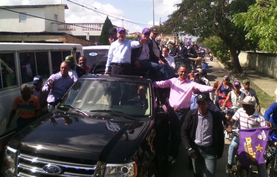 Danilo Medina recorre Hato Mayor al iniciar proselitismo en el este