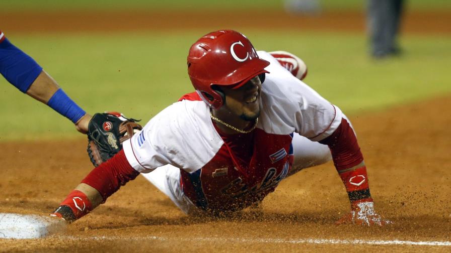 Arrestan militares por fuga de peloteros cubanos