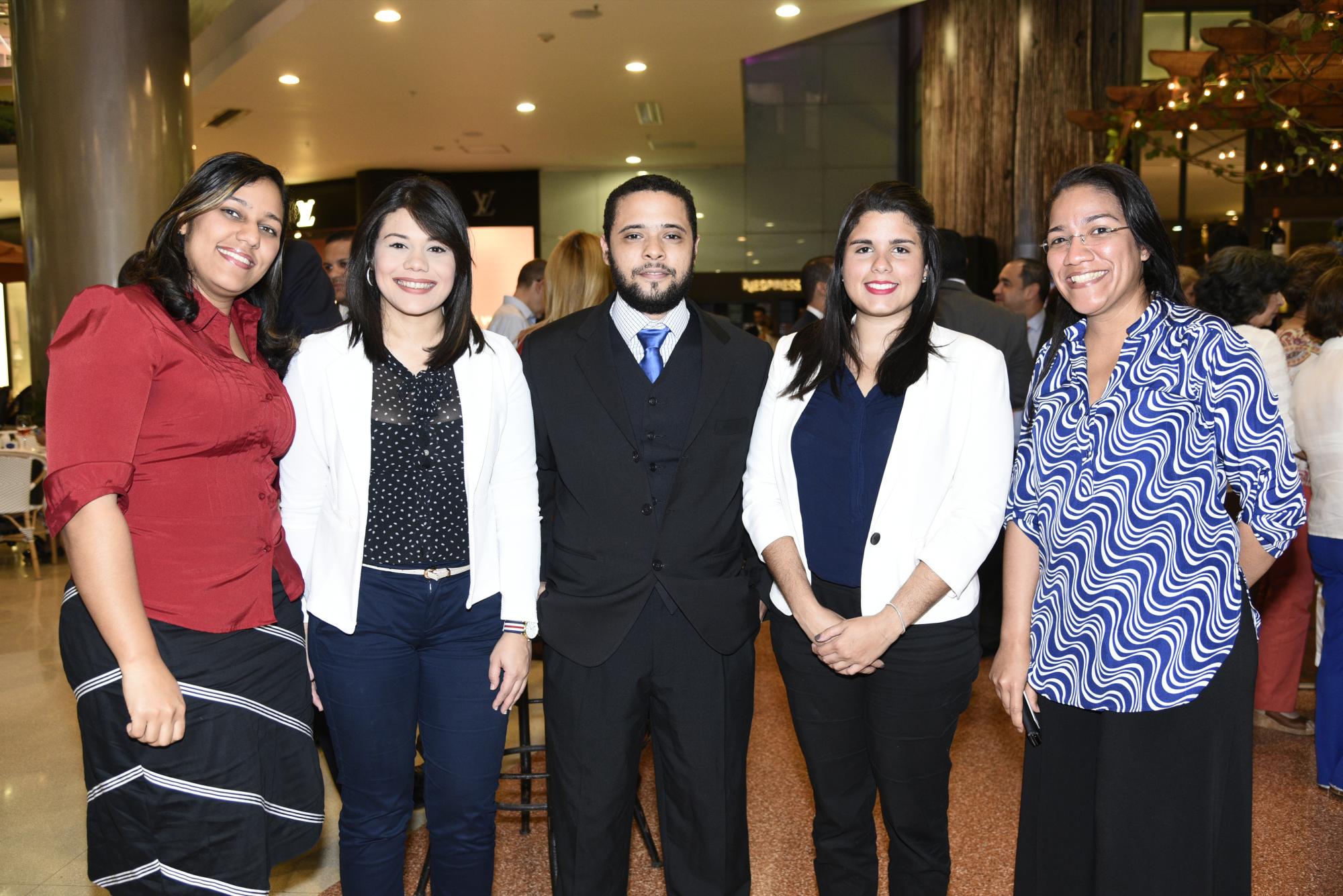 Noelia Henríquez, Karla Perdomo, Fermín Roa, Ayrin Paulino y Josefina Castillo