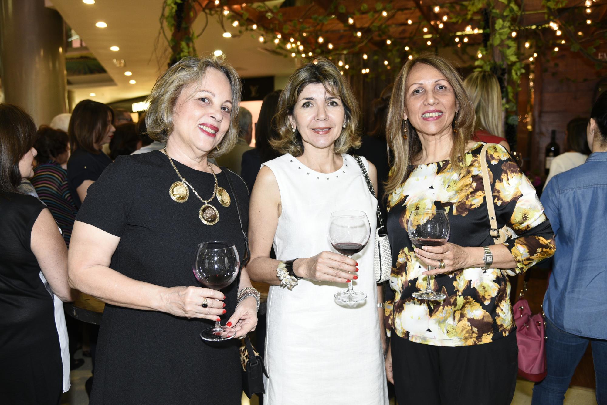 Sandra Guzmán, Inés Abate y Rosanna Pina.