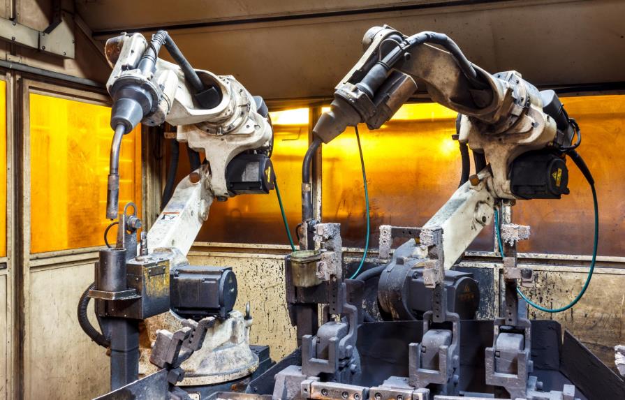 Inteligencia artificial y robots podrían provocar desempleo masivo, advierten científicos