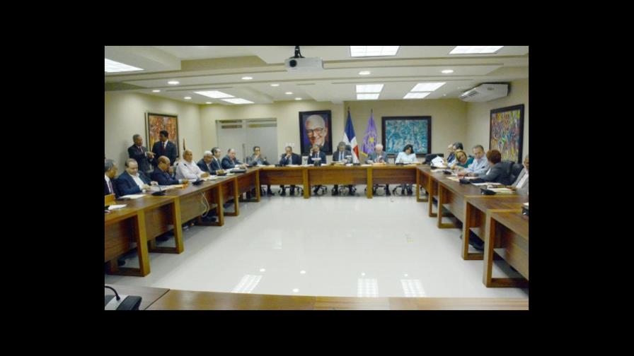 Comienza reunión del Comité Político del PLD 