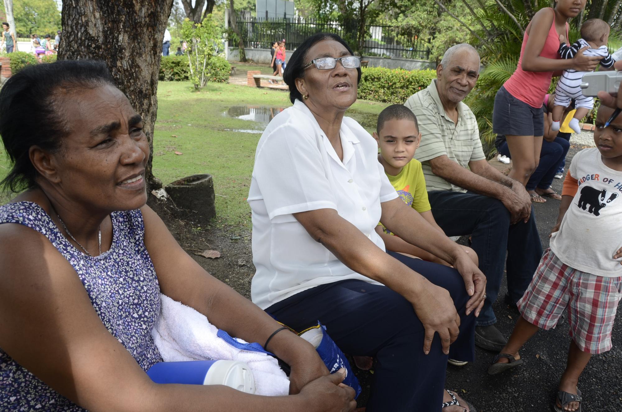 Residentes del sector La Esperanza llegaron hasta el Jardín Botánico para protegerse por la explosión de la estación de gas “Sol Gas”.